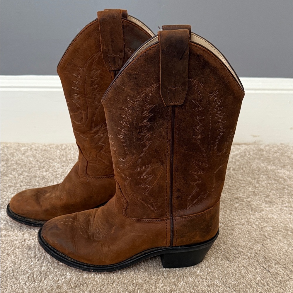 Old West Big Boys size 4 cowboy boots